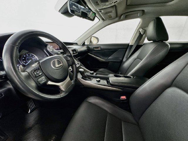 Used 2019 Lexus IS 300 RWD image 19