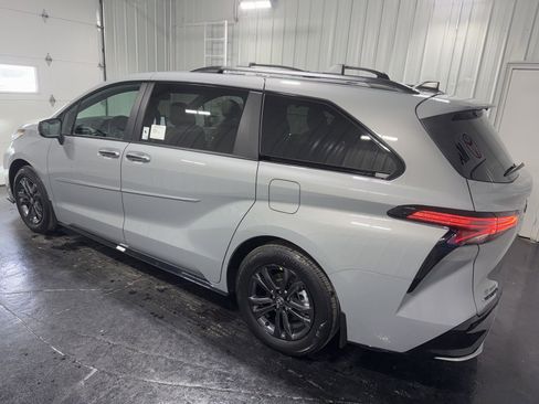 New 2026 Toyota Sienna XSE image 2