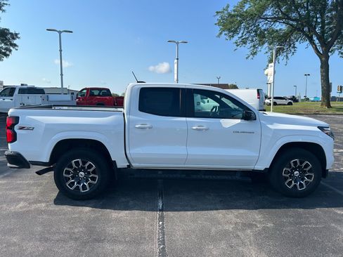 Used 2024 Chevrolet Colorado Z71 w/ Z71 Convenience Package 2 AWD/4WD image 4