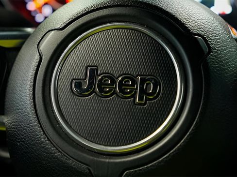 Used 2019 Jeep Wrangler Unlimited Sahara image 34