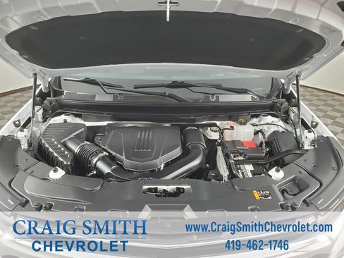 Used 2025 Chevrolet Traverse LT FWD image 9