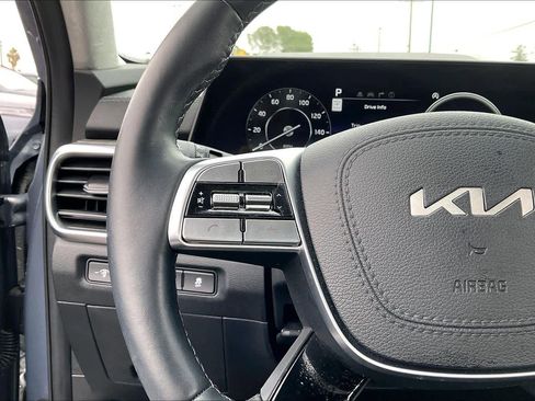 Used 2024 Kia Telluride SX Prestige w/ Towing Package image 20