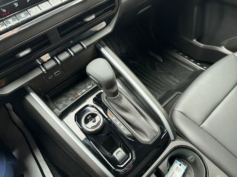 Used 2025 Chevrolet Colorado Trail Boss image 19