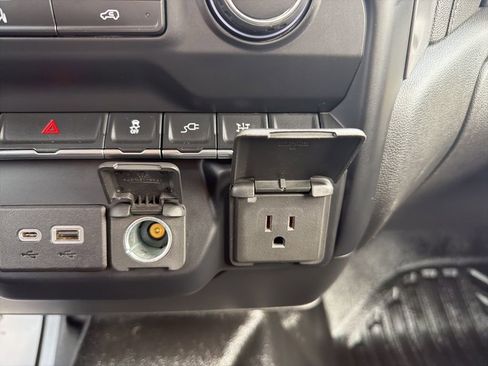 Used 2020 Chevrolet Silverado 3500 LT image 23