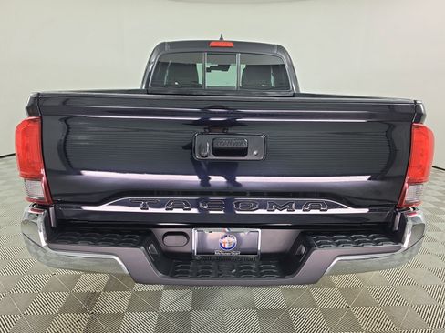 Used 2022 Toyota Tacoma SR5 w/ SR5 Appearance Package (SM) RWD image 6
