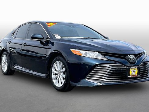 Used 2018 Toyota Camry XLE w/ Audio Package FWD image 10