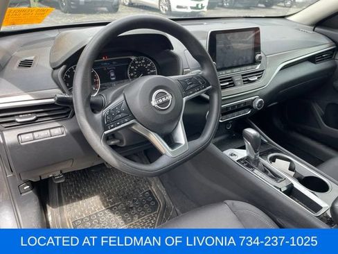 Used 2024 Nissan Altima 2.5 SV FWD image 7