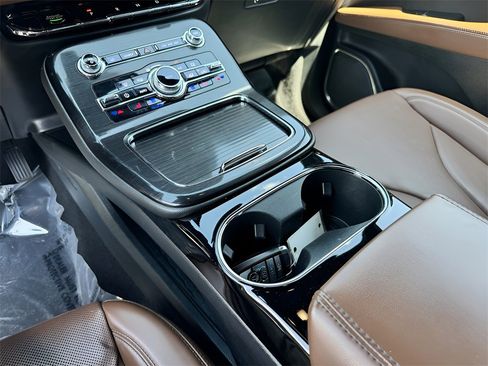 Used 2022 Lincoln Nautilus Reserve w/ Equipment Group 201A image 37