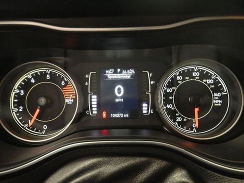 Used 2021 Jeep Cherokee Latitude Plus image 6