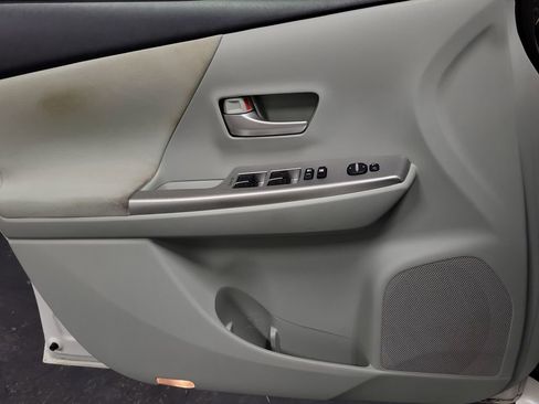 Used 2013 Toyota Prius V Three image 22