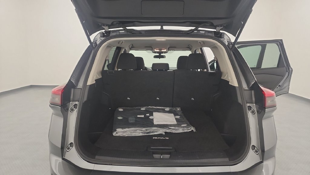Used 2024 Nissan Rogue S AWD/4WD image 21