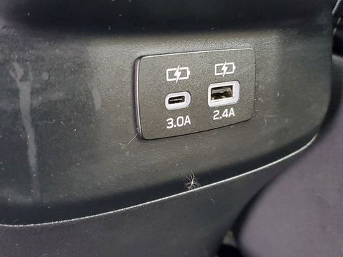 Used 2023 Subaru Outback Premium image 12