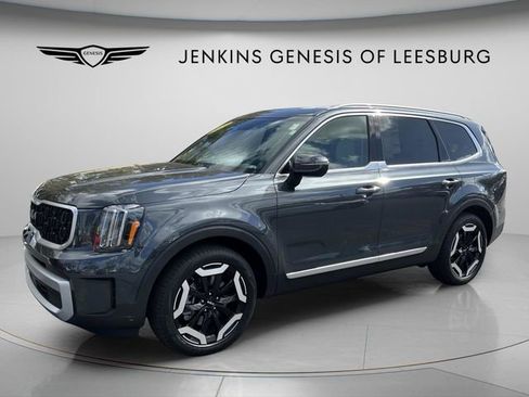 Used 2024 Kia Telluride EX image 10