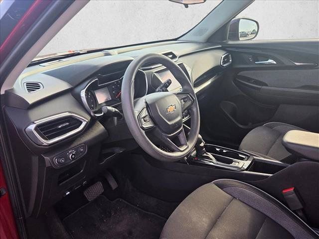 Used 2023 Chevrolet TrailBlazer LT FWD image 9
