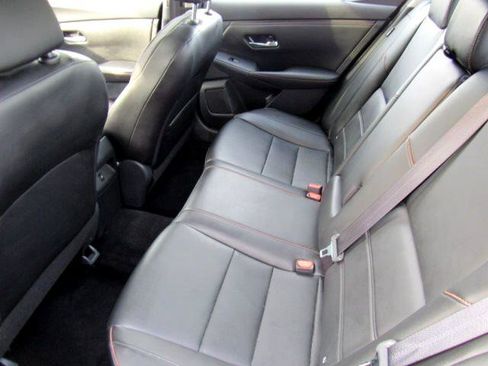 Used 2021 Nissan Sentra SR w/ SR Premium Package image 12