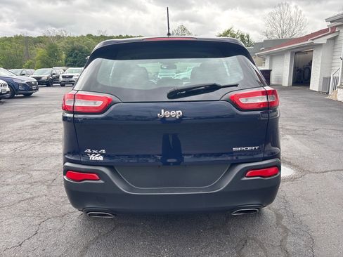 Used 2016 Jeep Cherokee Sport AWD/4WD image 6