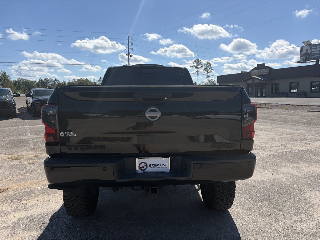 Used 2017 Nissan Titan PRO-4X w/ Pro-4x Convenience Package AWD/4WD image 5