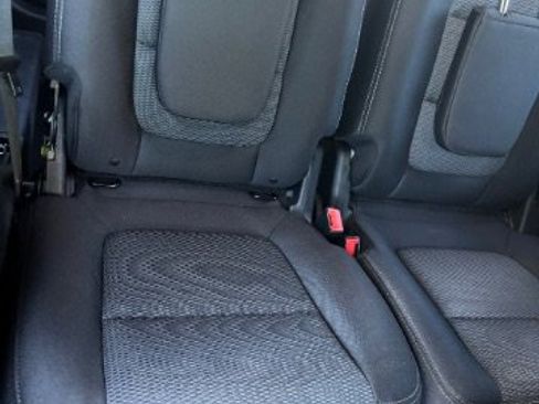 Used 2017 Ford Explorer XLT image 10