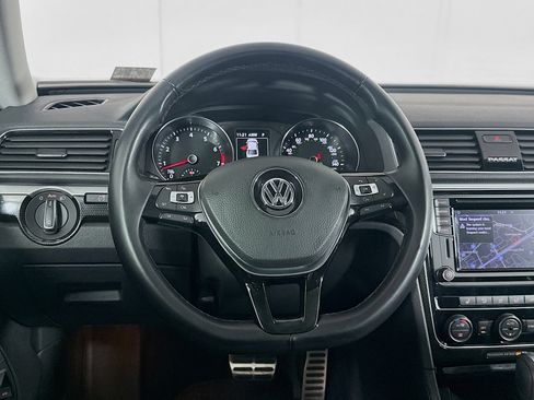Used 2019 Volkswagen Passat 2.0T SE R-Line FWD image 18