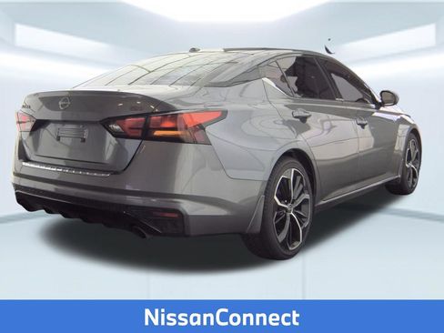 Used 2023 Nissan Altima 2.5 SR FWD image 2