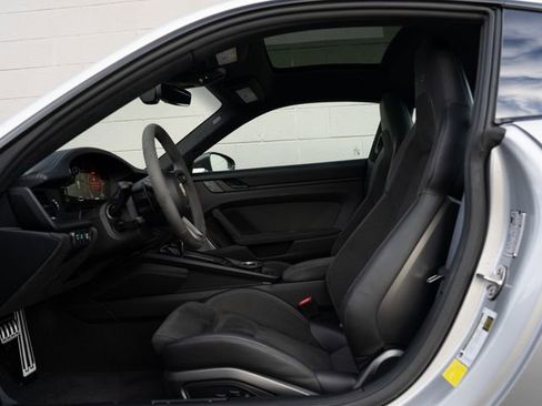 Certified 2025 Porsche 911 Carrera 4 GTS AWD/4WD image 18