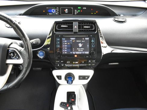 Used 2016 Toyota Prius Four Touring w/ Premium Convenience Package FWD image 18