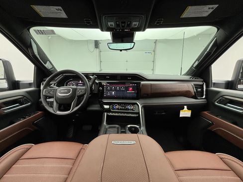 New 2026 GMC Sierra 2500 Denali Ultimate AWD/4WD image 3