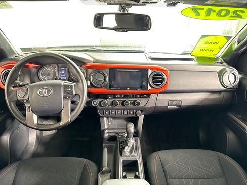 Used 2017 Toyota Tacoma TRD Off-Road image 22