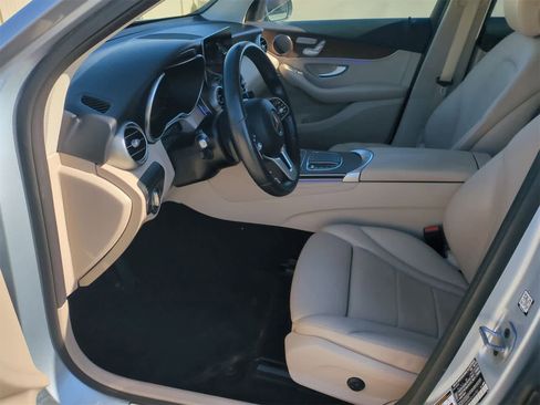 Used 2022 Mercedes-Benz GLC 300 4MATIC w/ Premium Package Lite image 16