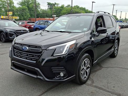 Certified 2024 Subaru Forester Premium AWD/4WD image 3