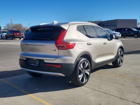 Certified 2023 Volvo XC40 B5 Plus w/ Protection Package Premier image 2