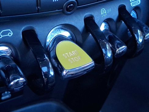 Used 2024 MINI Cooper SE image 21