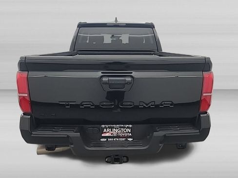 Used 2025 Toyota Tacoma TRD Off-Road AWD/4WD image 5