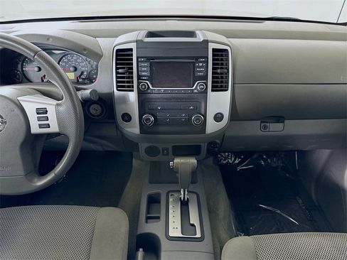 Used 2018 Nissan Frontier SV image 18