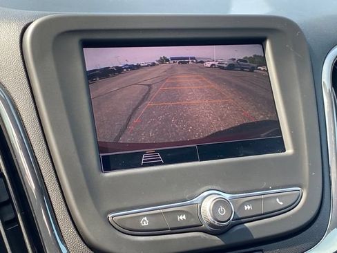 Used 2022 Chevrolet Equinox RS w/ LPO, Cargo Package FWD image 11