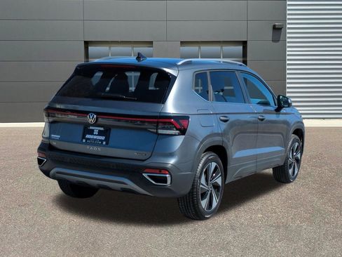 New 2026 Volkswagen Taos SE image 7