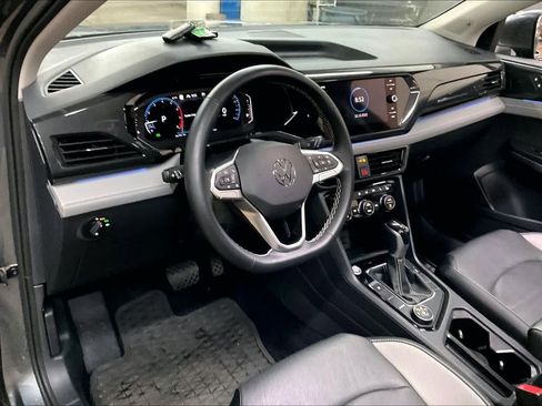 Used 2022 Volkswagen Taos SEL image 16