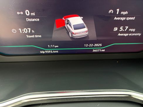 Certified 2024 Volkswagen Jetta SEL image 2