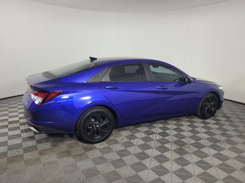 Used 2021 Hyundai Elantra SEL w/ Convenience Package FWD image 10