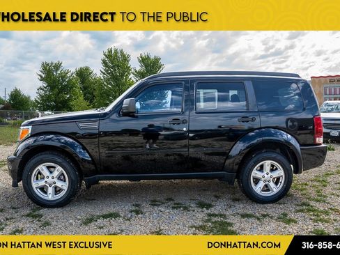 Used 2007 Dodge Nitro SXT RWD image 2