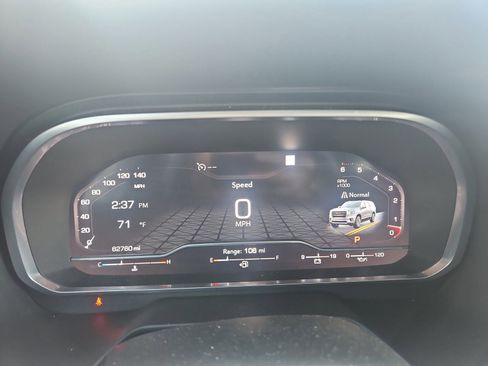 Used 2023 GMC Yukon SLT image 16