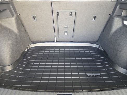 New 2025 Volkswagen Taos SE image 21