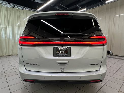 Used 2026 Chrysler Pacifica Limited w/ S Appearance Package FWD image 5