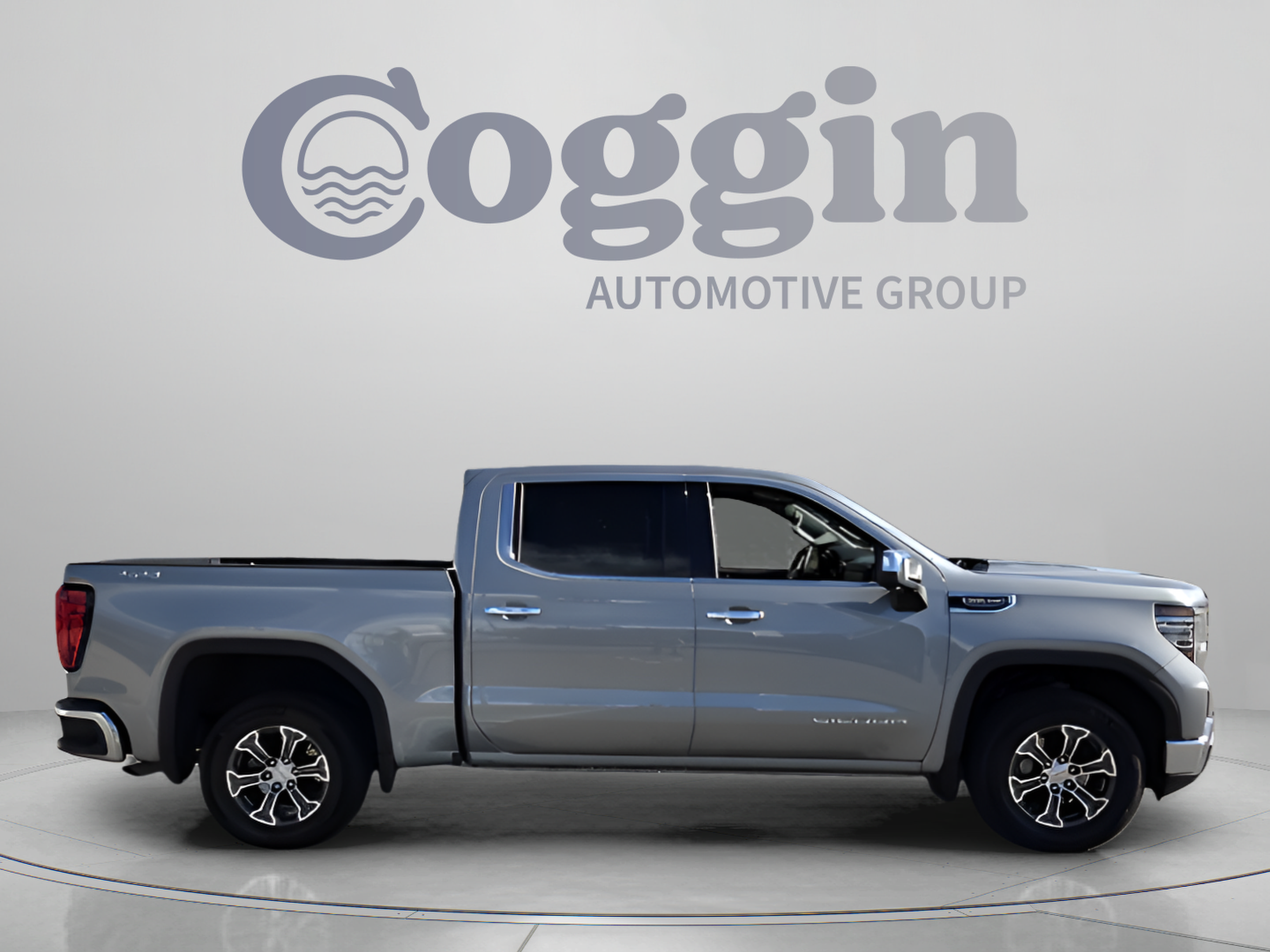 Used 2025 GMC Sierra 1500 SLT AWD/4WD image 6