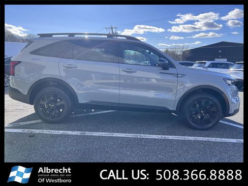 Used 2022 Kia Sorento S w/ Panoramic Sunroof Package image 6