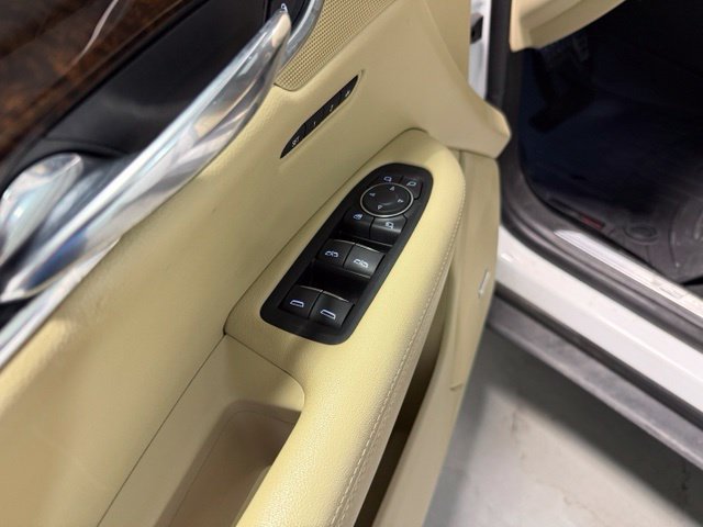 Used 2017 Cadillac XT5 Luxury w/ Driver Awareness Package FWD image 12