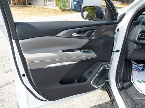 New 2026 Chevrolet Traverse LT w/ Enhanced Driving Package image 11