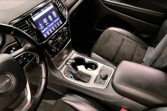 Used 2020 Jeep Grand Cherokee Altitude AWD/4WD image 17