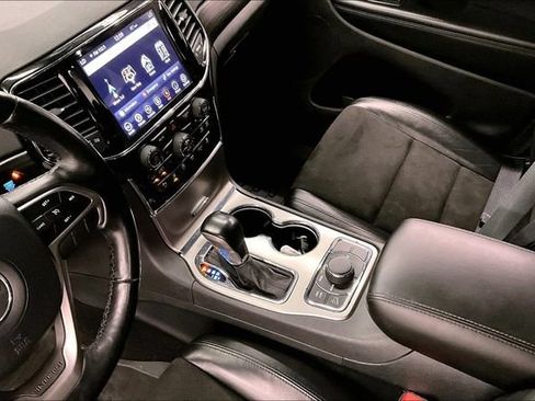 Used 2020 Jeep Grand Cherokee Altitude AWD/4WD image 17