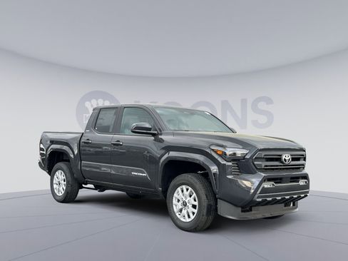 New 2026 Toyota Tacoma SR5 image 5